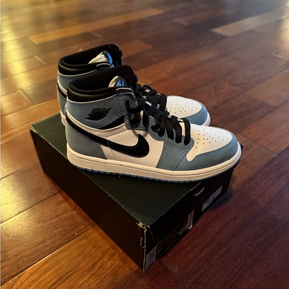 Jordan 1 retro high OG - Picture 4 of 9